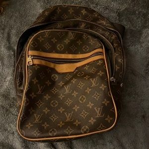 Louie Vuitton Backpack! (3pockets)